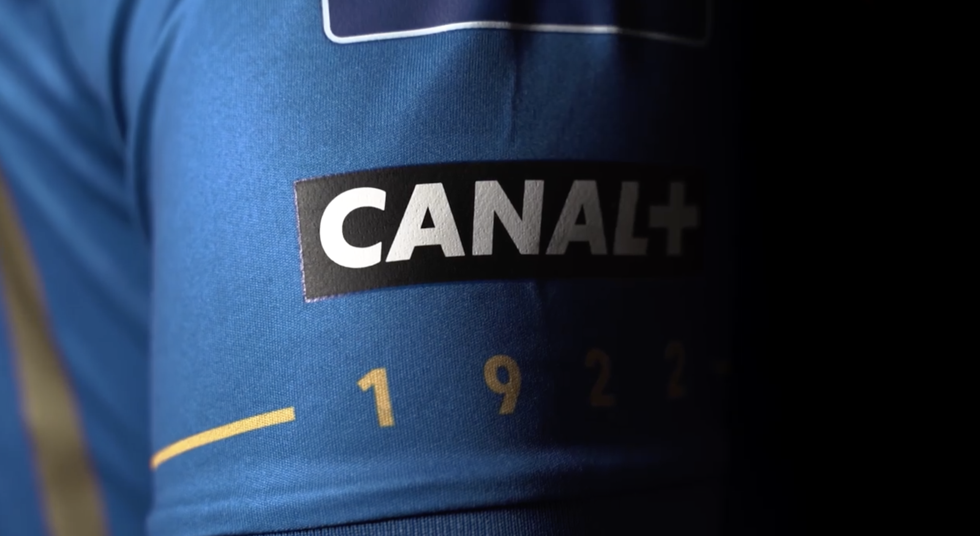 Koszulka piłkarska z logo Canal+